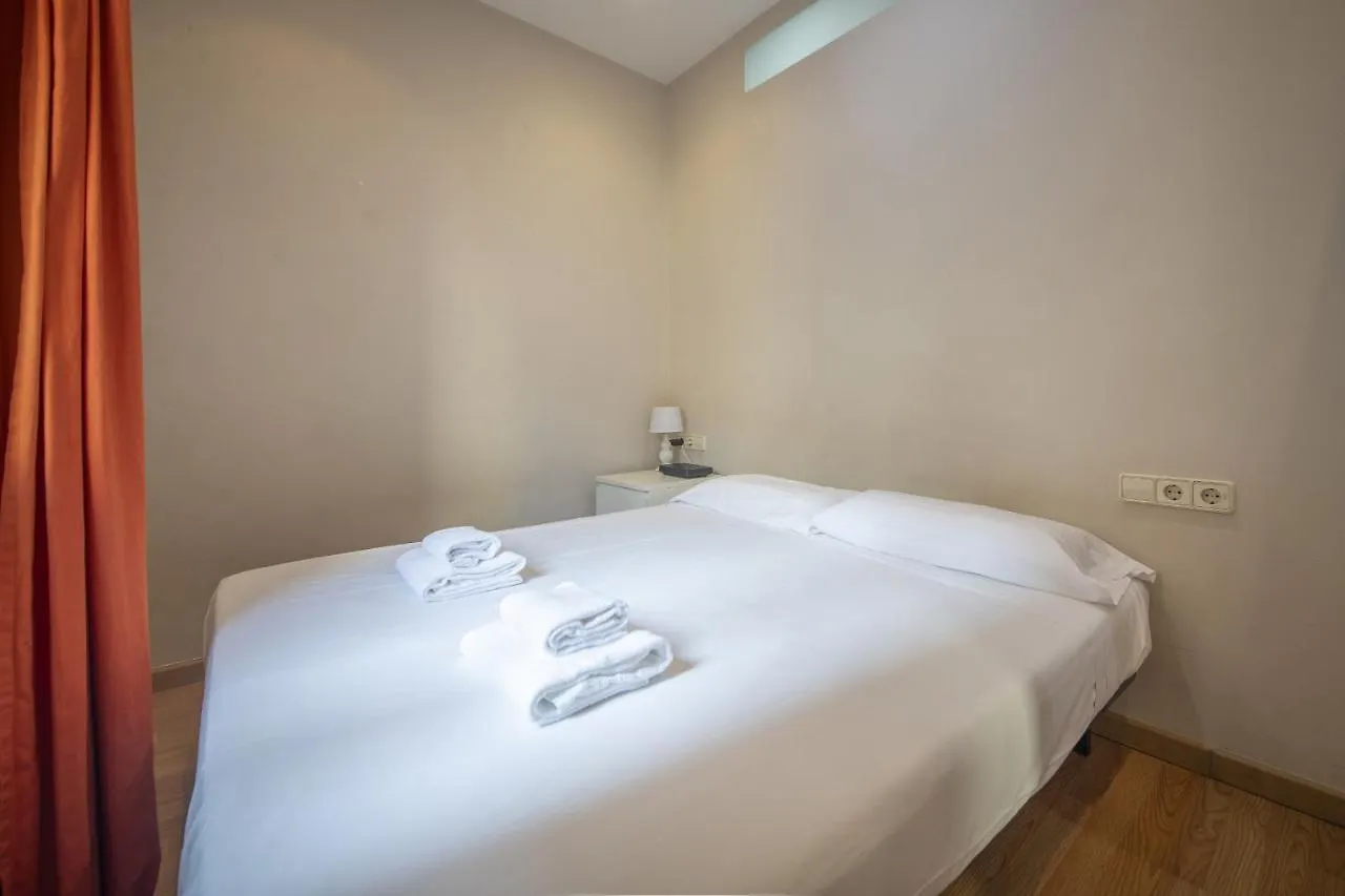 Catalunya Casas 2 Bed Apartment In Barceloneta Steps From The Beach España